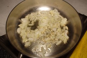 alcachofas-con-patatas-y-guisantes-1